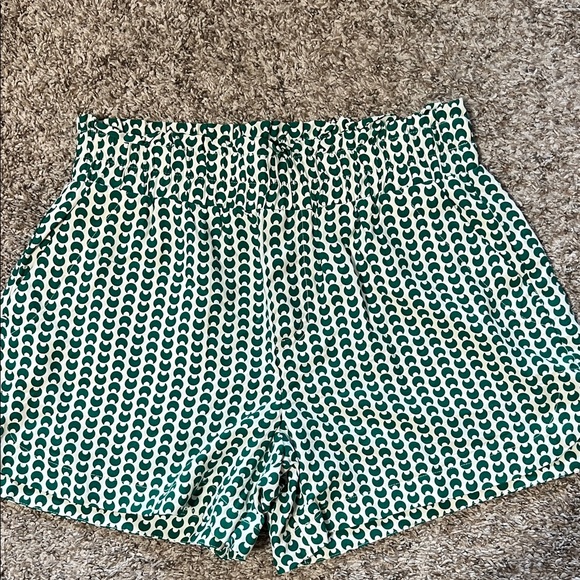 A New Day Pattern Short - Picture 1 of 3